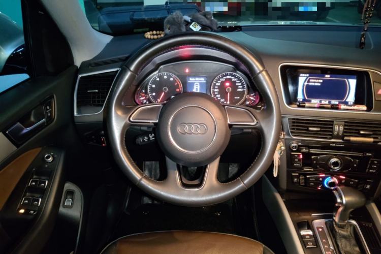 Used Audi Q5 2017 Plus 40 TFSI Ambition Model
