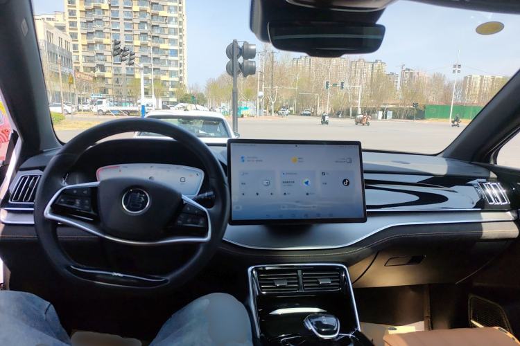 Used BYD Tang New Energy 2023 DM-i Champion Edition 112KM Prestige Model Center Console