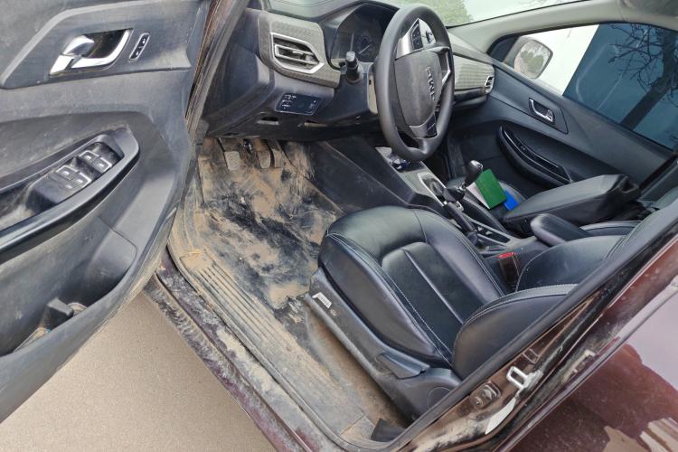 Used JMC Baodian 2023 2.5T Diesel Two-Wheel Drive Comfort Edition Standard Wheelbase JX4D25A6L Driver Seat