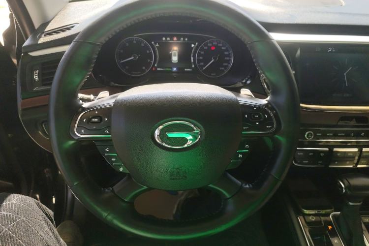 Used GAC Trumpchi GS8 2017 320T Two-Wheel Drive Luxury Smart Connectivity Version (7 Seats)