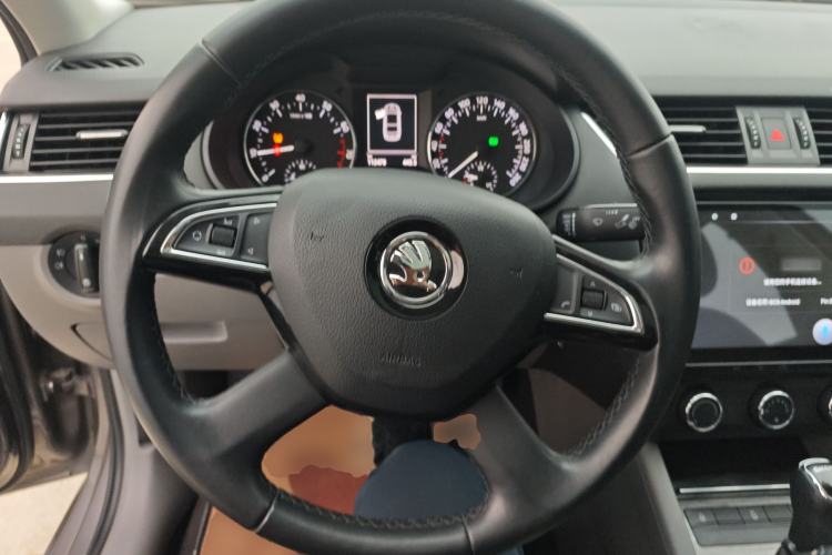 Used Skoda Octavia 2015 1.6L Automatic Yijun Edition
