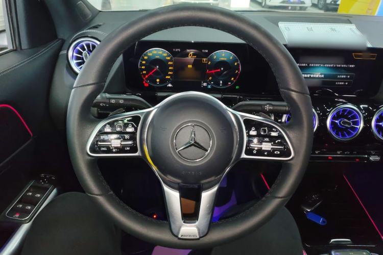 Used Mercedes-Benz GLA 2022 Facelifted GLA 200 Steering Wheel