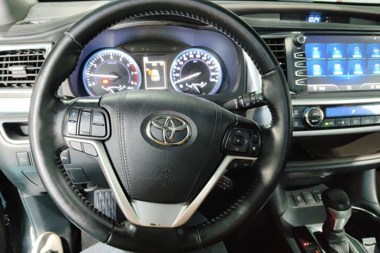 Used Toyota Highlander 2018 2.0T Four-Wheel Drive Luxury Edition 7 Seats China V Emission Standard

