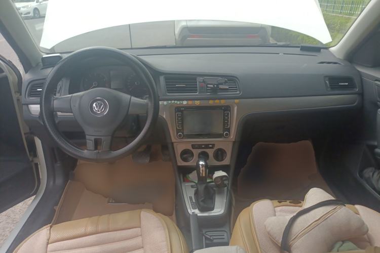 Used Volkswagen Lavida 2013 Revised Classic 1.6L Automatic Fashion Edition