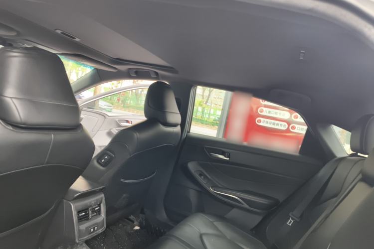 Used Toyota Avalon 2019 Dual-Engine 2.5L Luxury Edition China VI Standard