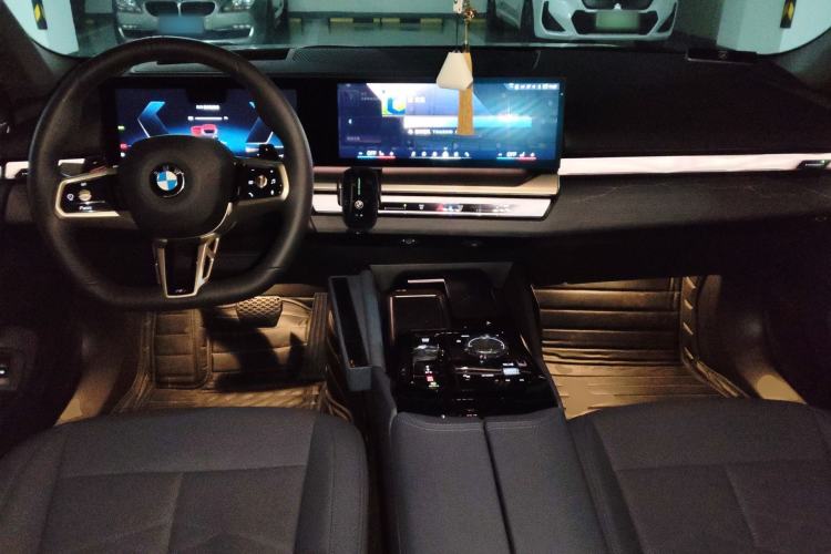 Used BMW 5 Series 2024 530Li Luxury Edition M Sport Package