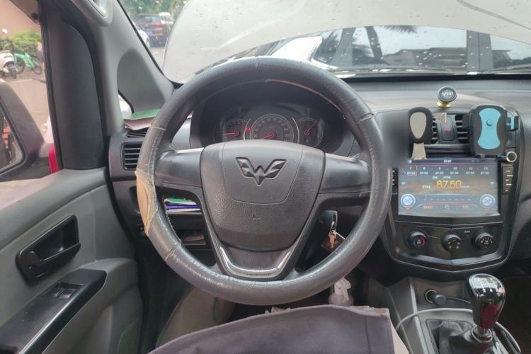 Used Wuling Zhengcheng 2015 1.8L Comfort Model LJ479QE2
