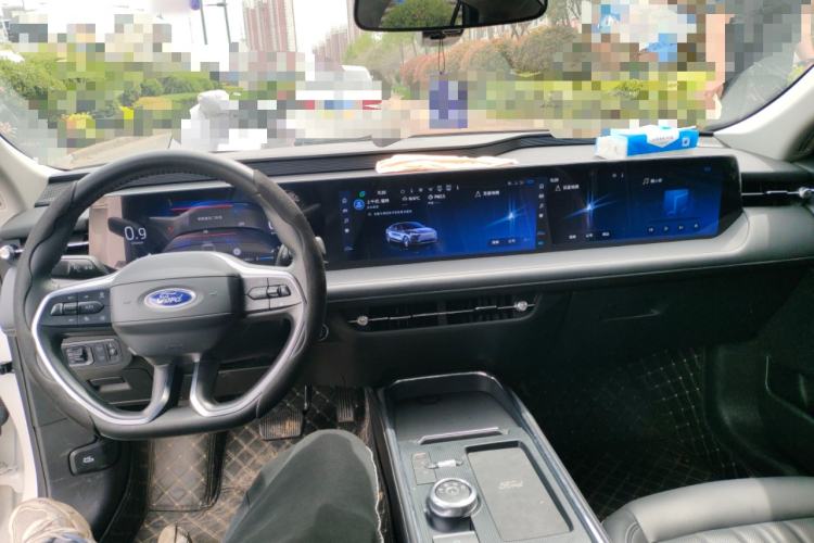 Used Ford Mondeo 2025 2.0T EcoBoost Luxury Version Center Console