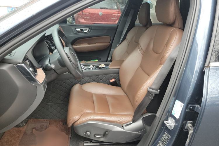 Used Volvo XC60 2024 B5 4x4 Smart Luxury Edition
