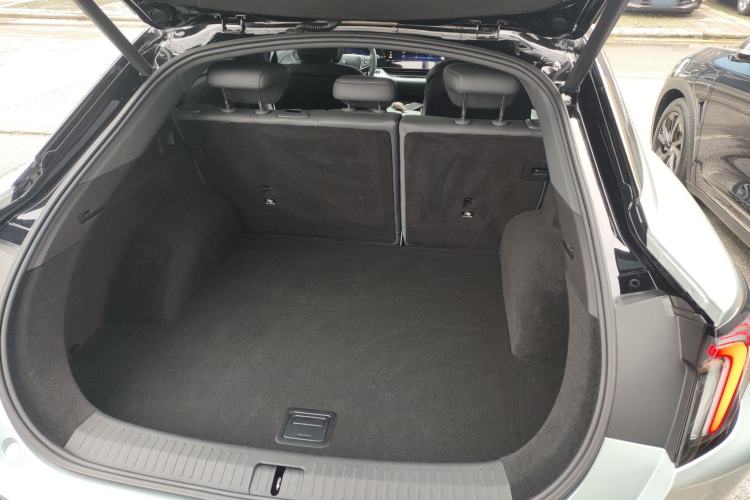 Used ARCFOX Alpha S 2022 525S 160kW Trunk