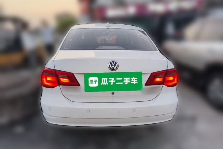 Used Volkswagen Jetta 2015 1.6L Automatic Fashion Model Exterior 4