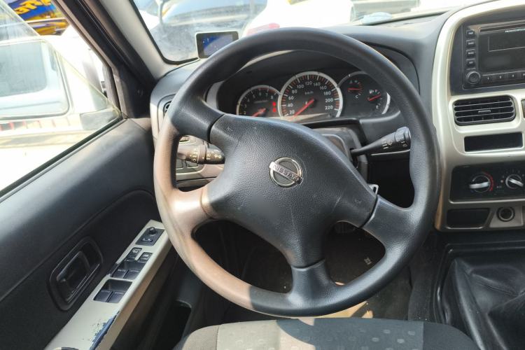 Used Nissan Paladin 2008 2.4L Two-Wheel-Drive Standard Version