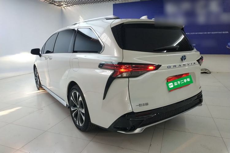 Used Toyota Granvia 2023 2.5L Hybrid Prestige PLUS Edition Rear Left 45 Deg