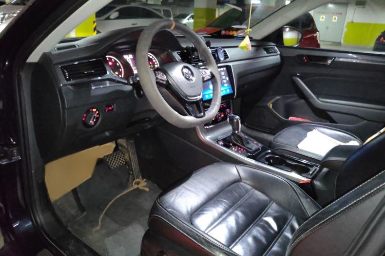 Used Volkswagen Passat 2017 330TSI DSG Luxury Edition Interior 3