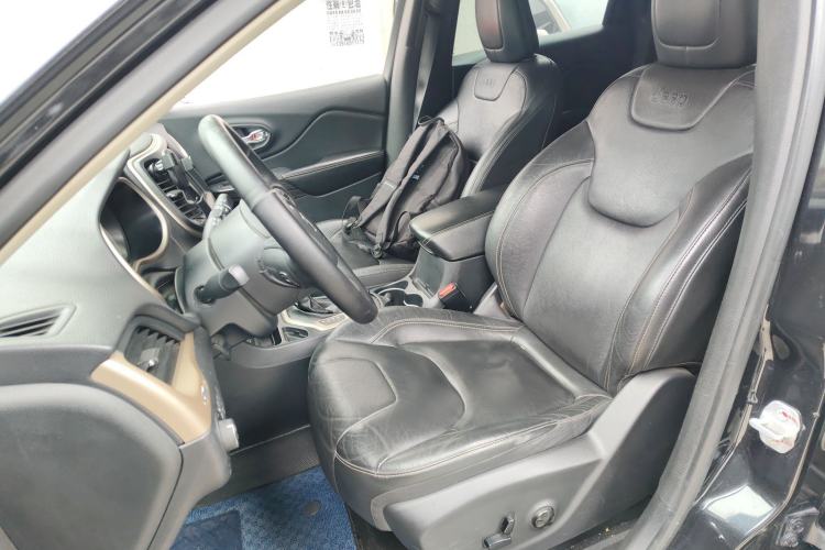 Used Jeep Cherokee 2017 2.0L Superior Edition