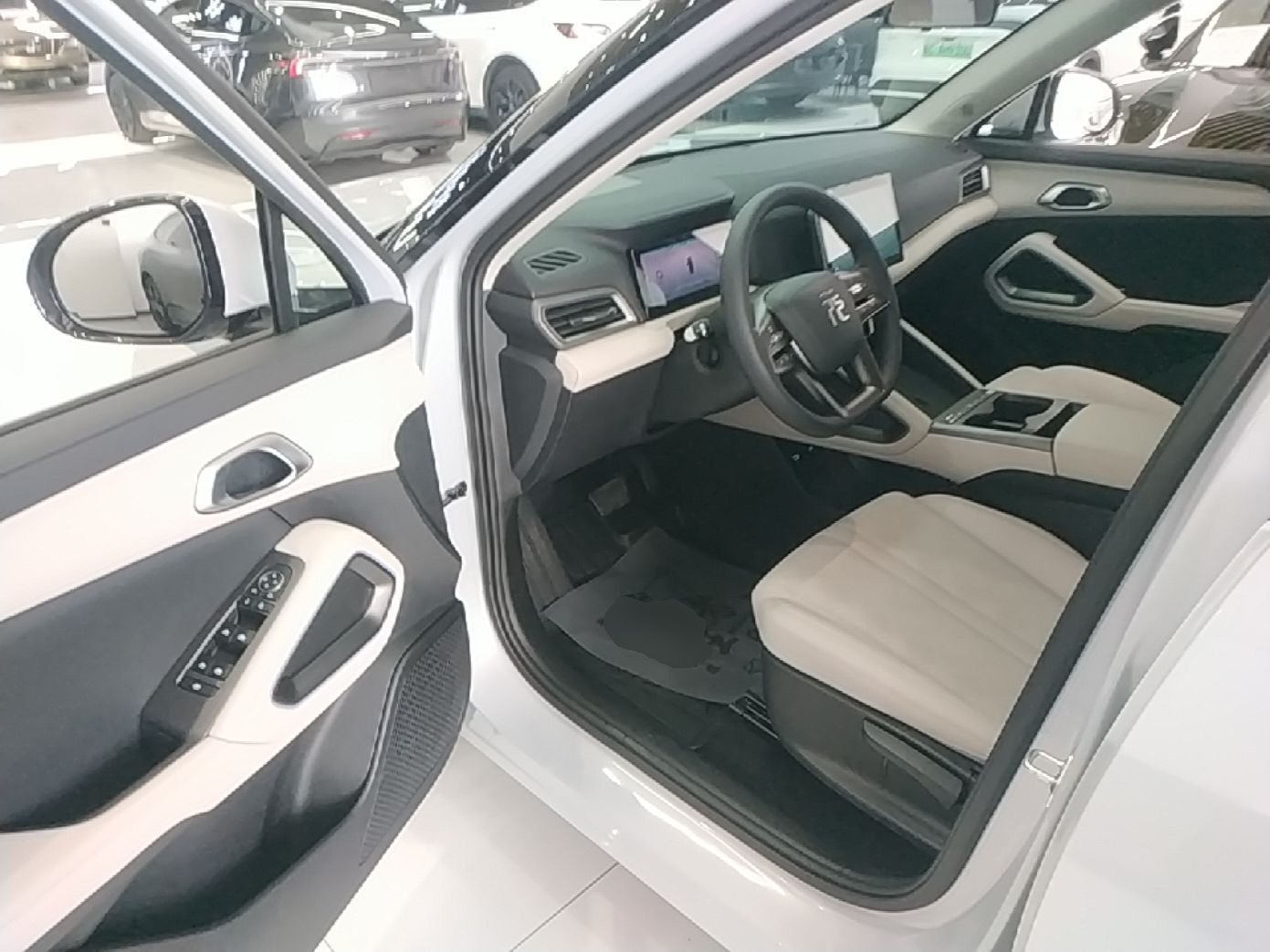 BYD Yuan UP 2025 Model 301KM Leading Version — снимка 18