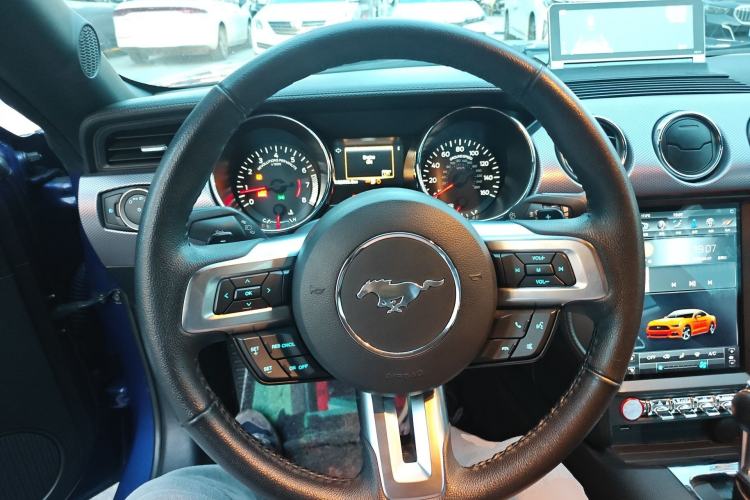 Used Ford Mustang 2015 2.3T Automatic U.S.-Spec Version
