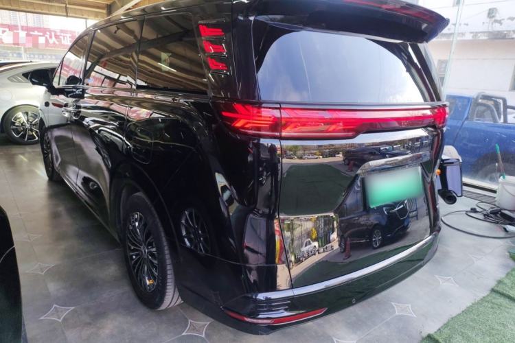 Used Denza D9 2025 DM-i Smart Drive 1020 Four-Wheel Drive Deluxe Model Rear Left 45 Deg