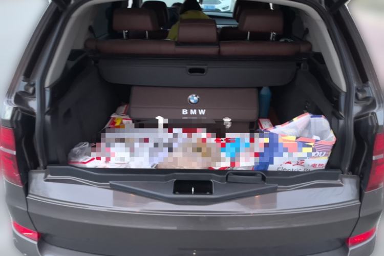 Used BMW X5 2013 xDrive35i Leading Model Trunk