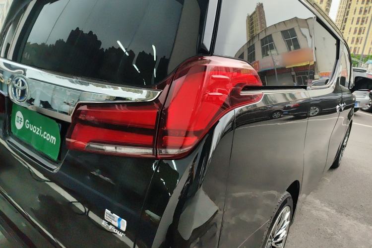 Used Toyota Alphard 2020 Dual-Engine 2.5L Luxury Edition
