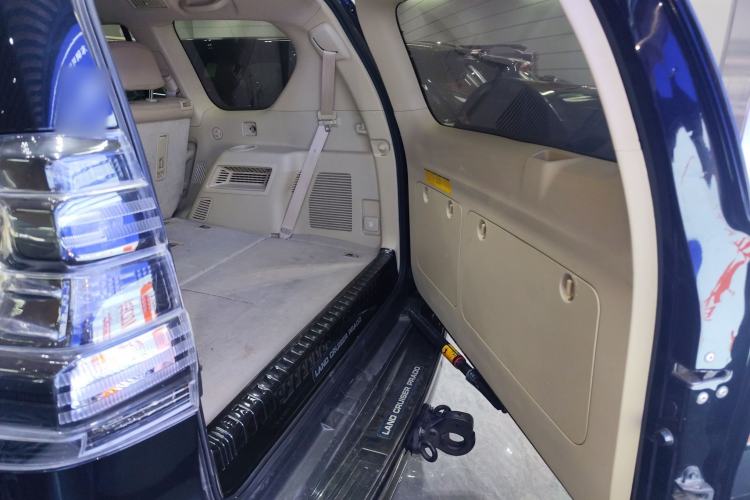 Used Toyota Prado 2014 4.0L Middle East Version
