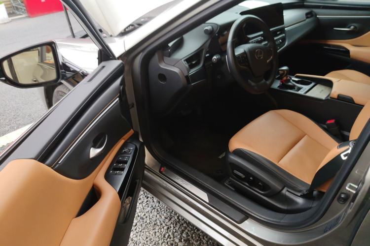 Used Lexus ES 2022 200 Excellence Edition Driver Seat