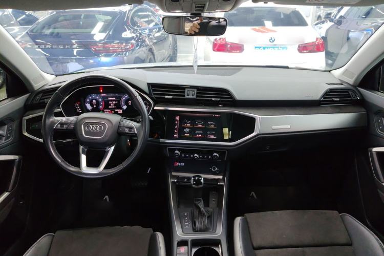Used Audi Q3 2021 35 TFSI Progressive Dynamic Edition

