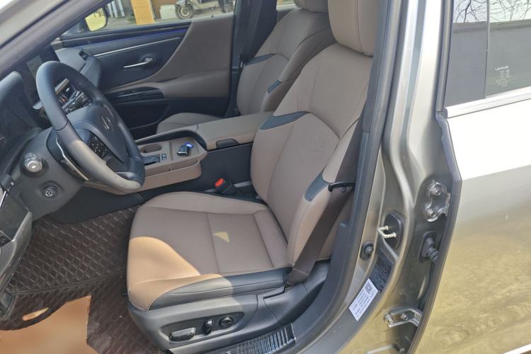 Used Lexus ES 2022 300h Excellence Edition
