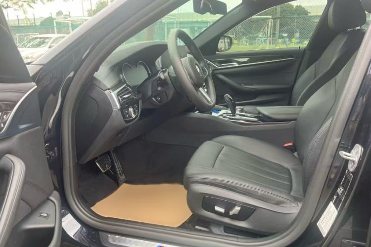 Used BMW 5 Series 2018 525Li M Sport Package Interior 4