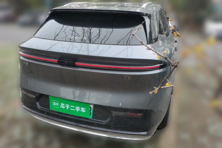 Used Zeekr 7X 2025 100 kWh Long-Range Rear-Wheel Drive with Intelligent Driving Features
