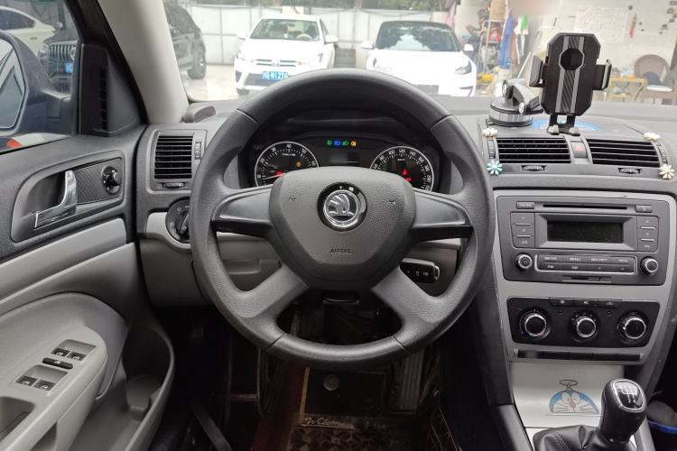 Used Skoda Octavia 2015 Classic Model 1.6L Manual Eado Version