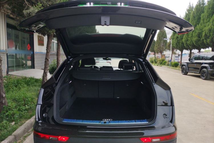 Used Audi Q5L Sportback 2023 40 TFSI Luxury Model Trunk