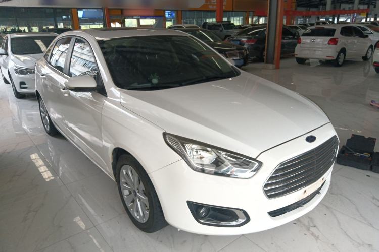 Used Ford Escort 2015 1.5L Automatic Fashion Model Exterior 1