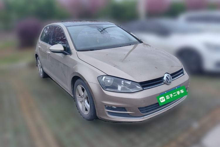 Used Volkswagen Golf 2014 1.4TSI Automatic Luxury Model Front Right 45 Deg