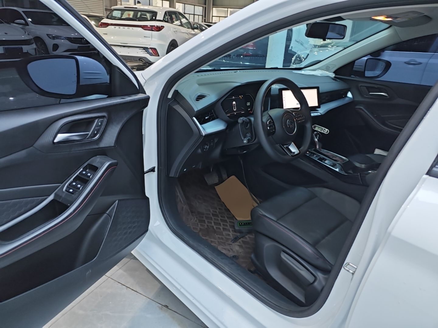 MG 5 2023 180 DVVT CVT Luxury Edition — снимка 18