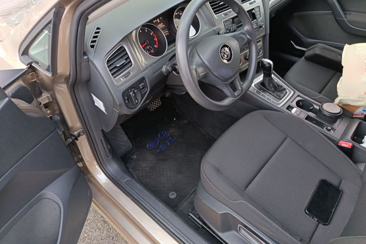 Used Volkswagen Golf 2014 1.6L Automatic Fashion Model Driver Seat