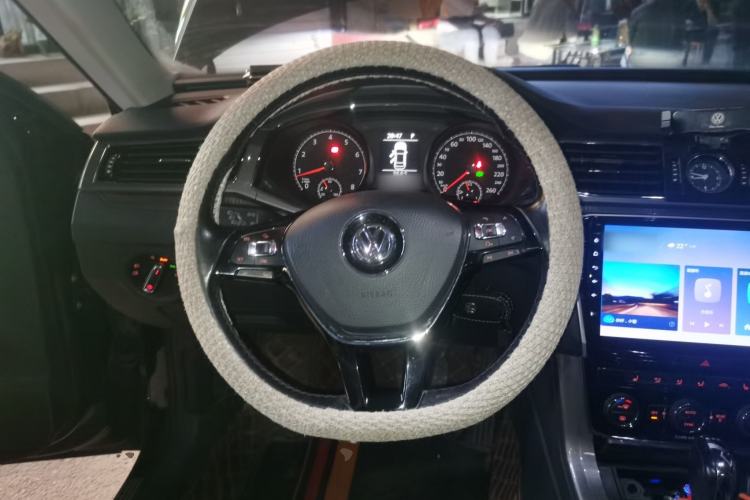 Used Volkswagen Passat 2016 330TSI DSG Luxury Edition Steering Wheel