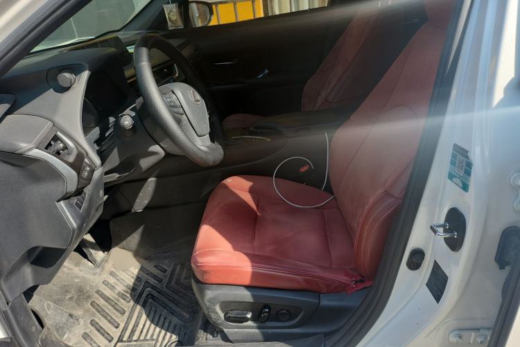 Used Lexus UX 2020 260h Explore & Adventure Edition
