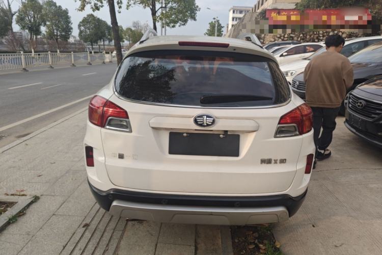 Used Bestune X80 2015 2.0L automatic comfort version
