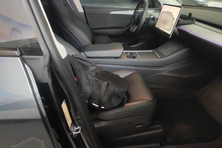 Used Tesla Model Y 2024 Long-Range All-Wheel-Drive Version
