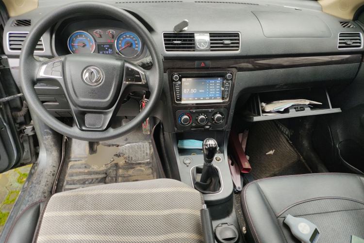 Used Dongfeng Fengon 360 2015 1.5L Manual Luxury 7-Seater China IV Standard
