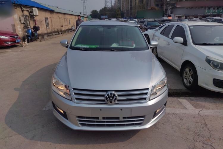 Used Volkswagen Santana 2015 1.6L Manual Comfort Edition Front