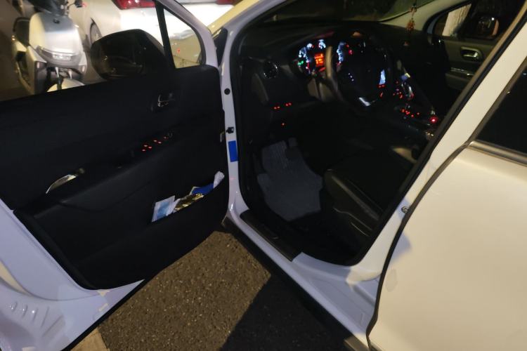 Used Peugeot 3008 2016 2.0L Automatic Classic Edition
