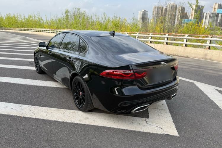 Used Jaguar XFL 2025 Model—2.0T P250, Two-Wheel Drive, Premium Luxury Edition