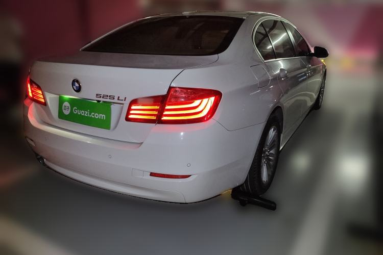 Used BMW 5 Series 2014 525Li Leading Model Rear Right 45 Deg