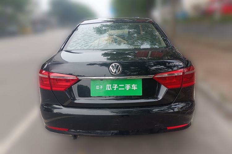 Used Volkswagen Lavida 2013 1.6L Manual Fashion Edition
