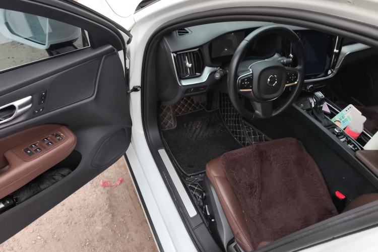 Used Volvo S60 2020 T4 Zhiyi Luxury Edition