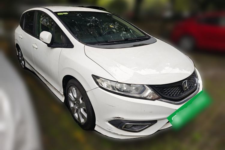 Used Honda Jade 2013 1.8L automatic Comfort version 5 seats Front Right 45 Deg