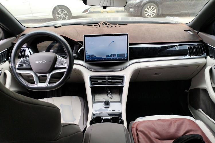 Used BYD Song PLUS New Energy 2025 DM-i 112KM Prestige Model Center Console