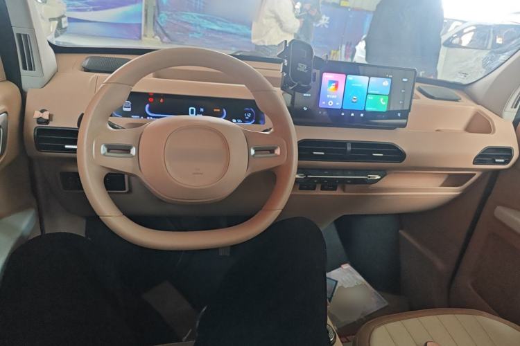 Used Geely Galaxy Panda 2023 Panda Mini 200km Endurance Bear
